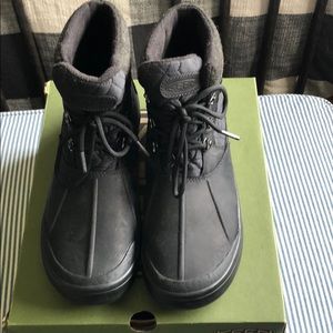 Waterproof hiking boots in black